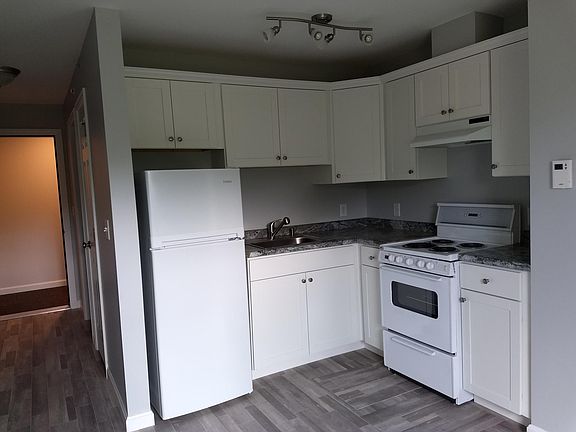 2nd image of 6 Stewart Dr #104