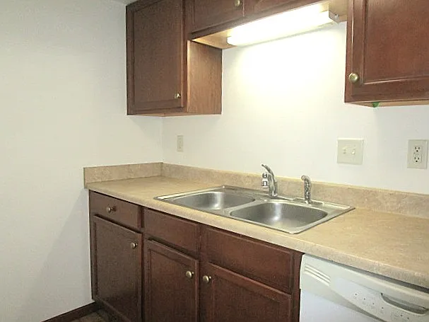 2515 W Westport Rd — Photo 6