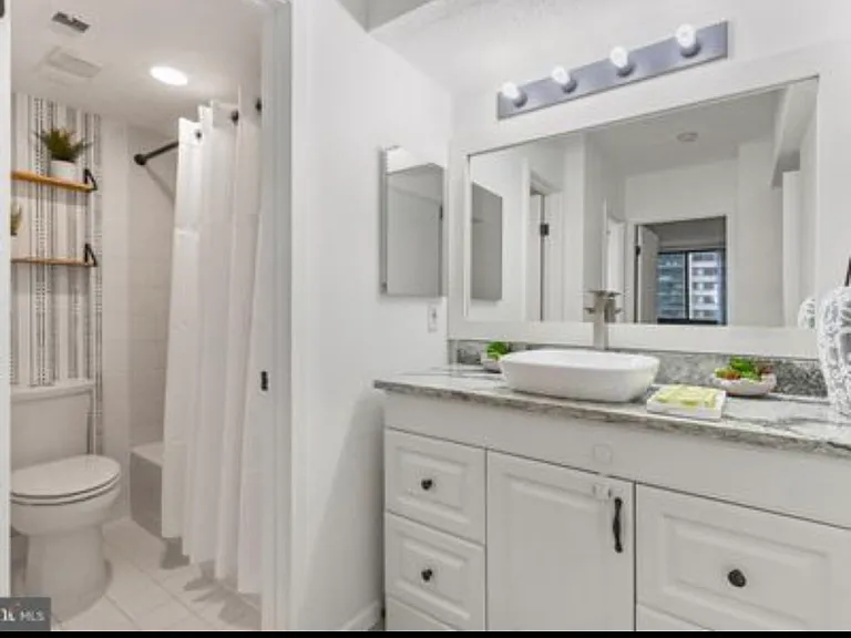 5505 Seminary Rd #402N — Photo 2