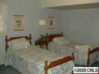 5th image of 128 Wilby Dr
