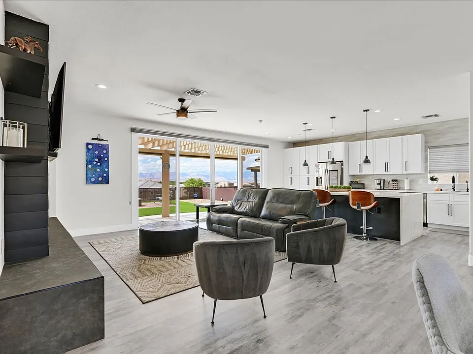 2267 Potter Lake Ave