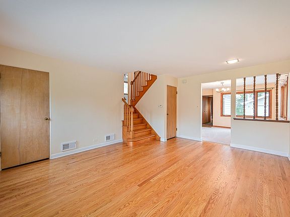 5th image of 555 S Edgewood Ave