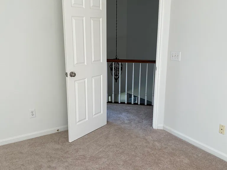 2054 Belmont Cir — Photo 12