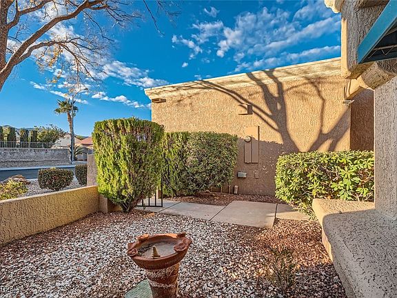 4th image of 2736 Desert Crystal Dr