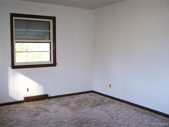 4th image of 4004 Lee Dr