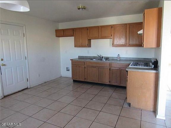 4th image of 10344 Valle Del Mar Dr