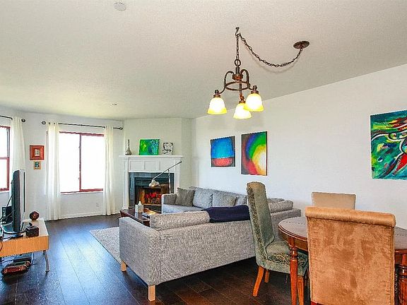 3rd image of 401 Crescent Ct #2A