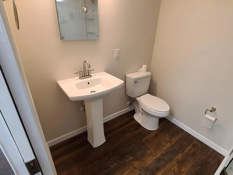 11 Duke Ave — Photo 14