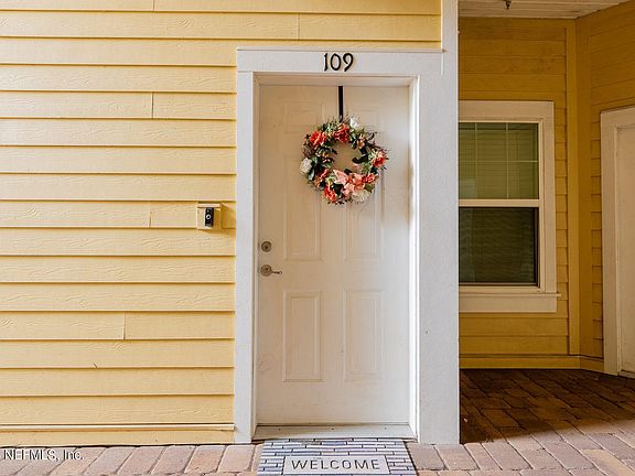2nd image of 100 BRANNAN Place #109