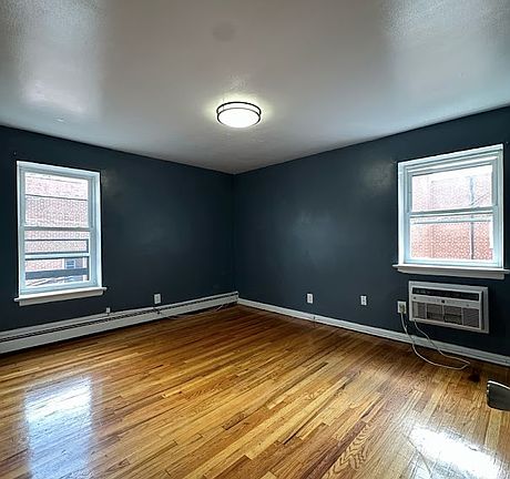 3rd image of 128 E7th St #309