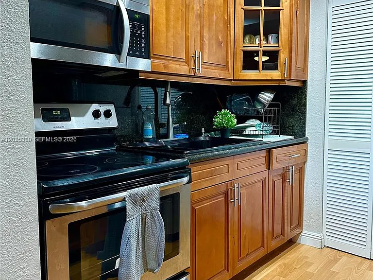 500 NE 2nd St #327 — Photo 5