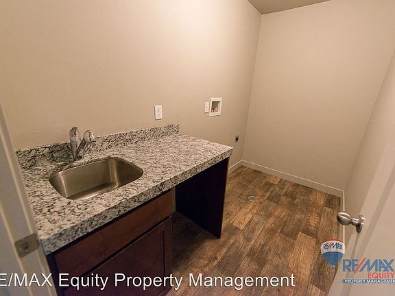 5th image of 14401 S Ashburn Way