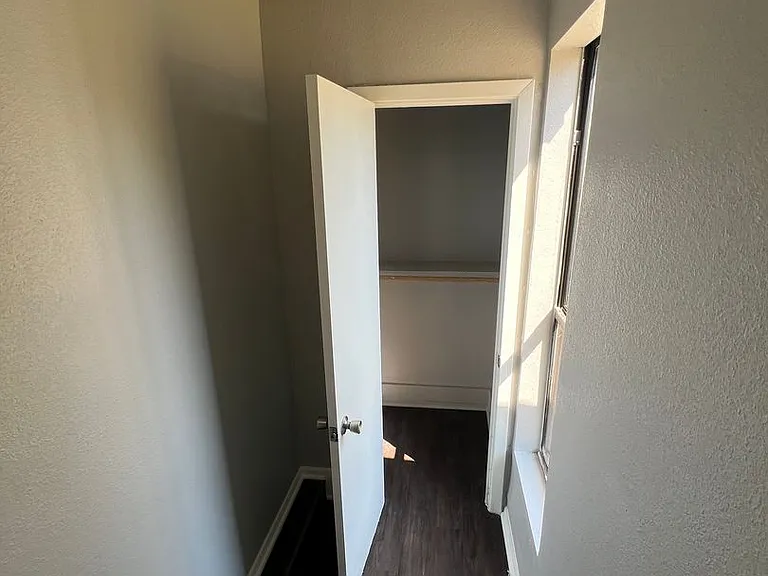 1250 Hawkins St — Photo 11
