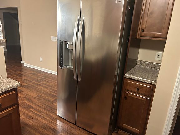 4th image of 351 Scarlet Oaks Dr
