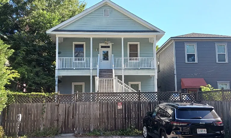 305 E Duffy St #B — Photo 13