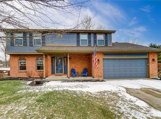 2880 Ramblingwood Ln, Dayton, OH 45458