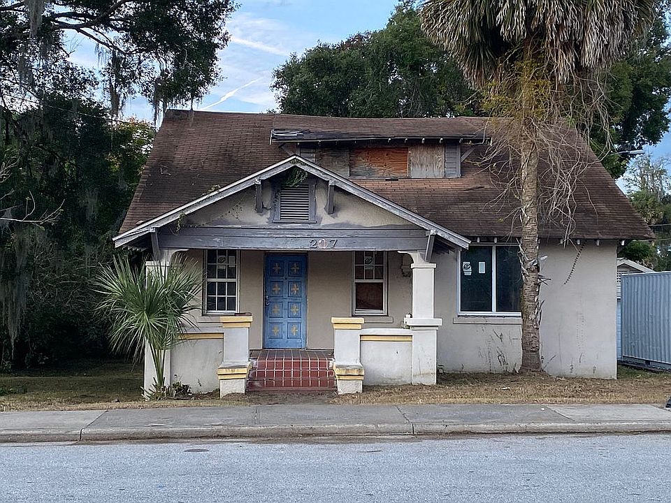 1st image of 207 W Voorhis Ave