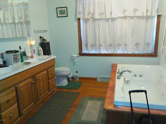 5th image of 303 S Ball St