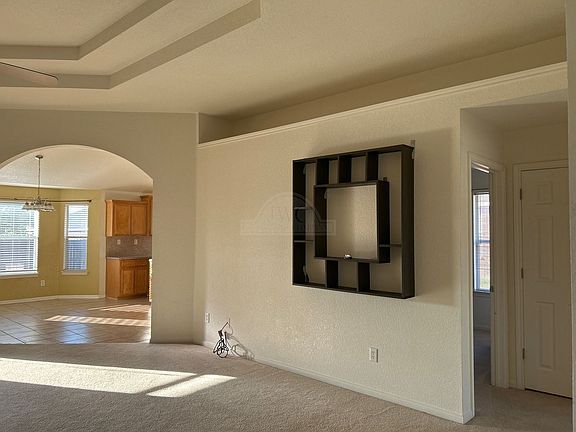 5th image of 2408 Wisteria Ln