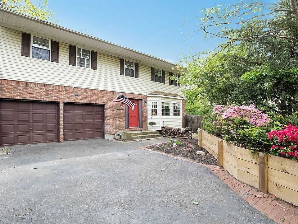 1st image of 4 Firwood Dr