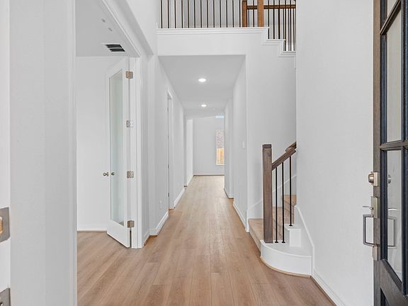 4111 Sterling Springs Lane Interior Image 4