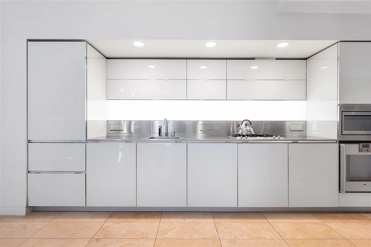 1 bed, 945 sqft, $3,250 — Photo 3