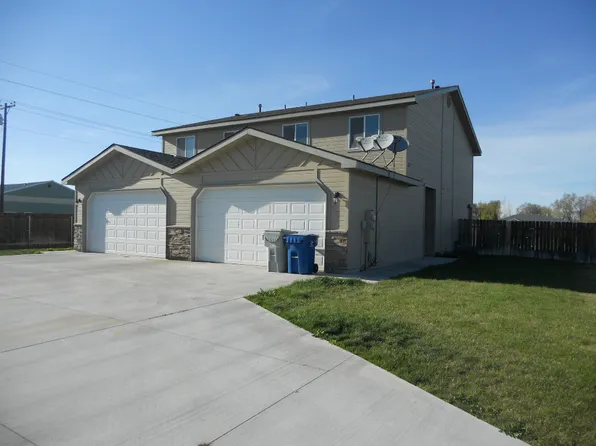 128 NE Lotus Ct, Mountain Home, ID 83647