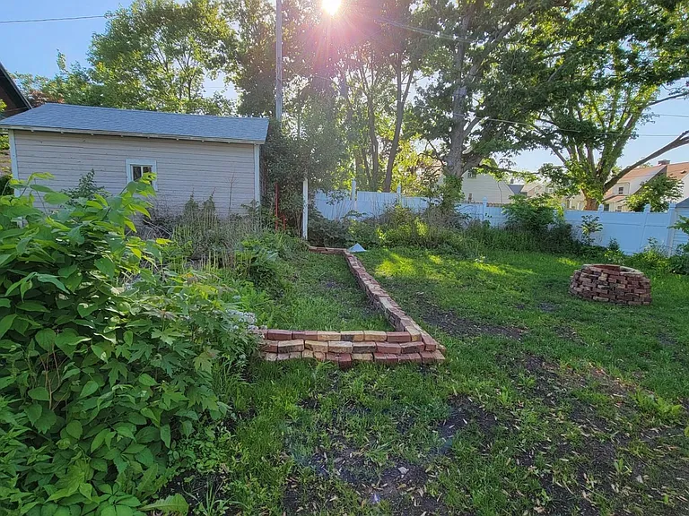861 20th St SE — Photo 17
