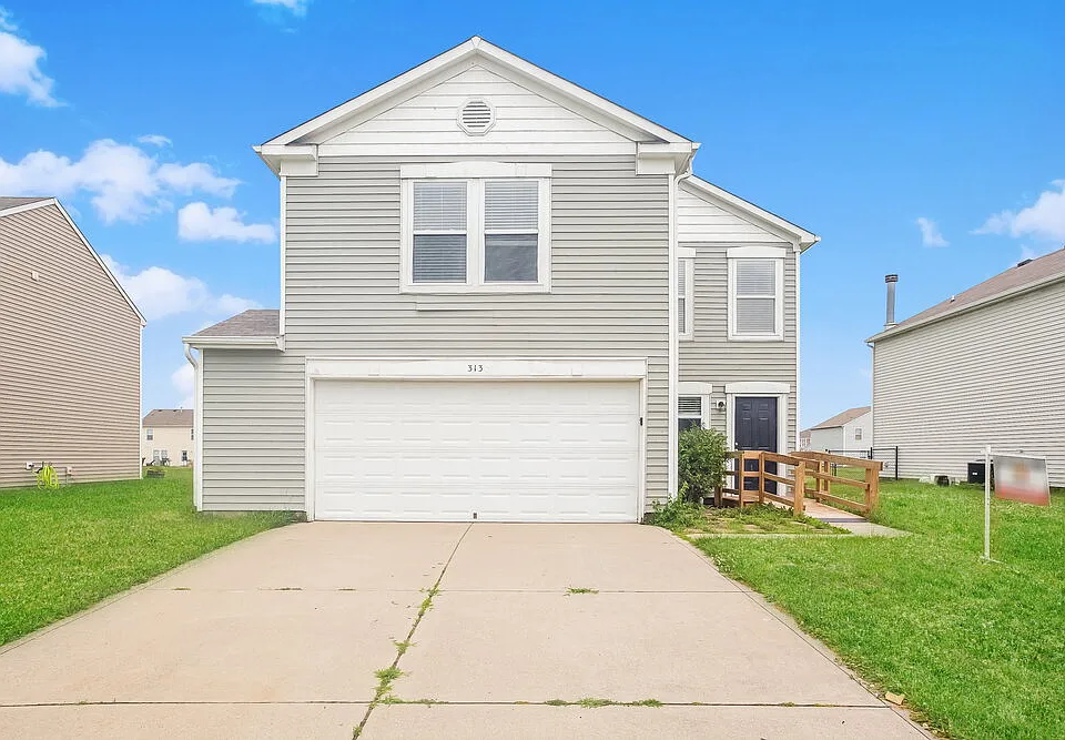 313 Longbow St
