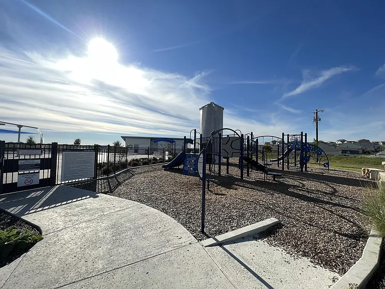 7010 Pail Pl — Photo 2