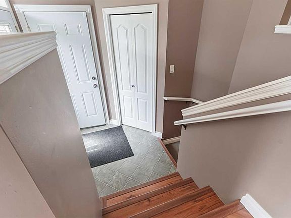 4th image of 15 SW Mount Rundle Pl W