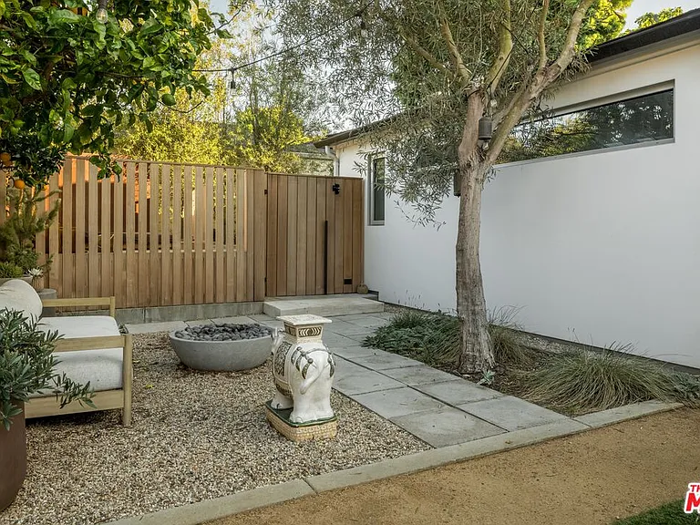 1060 Nowita Pl — Photo 11