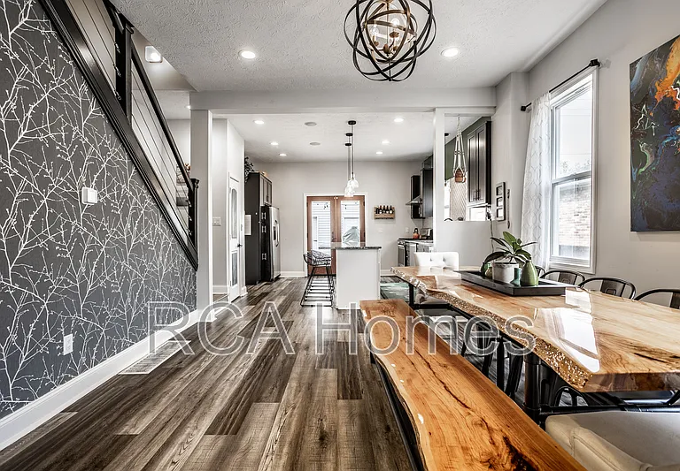 1547 Hoyt Ave — Photo 12