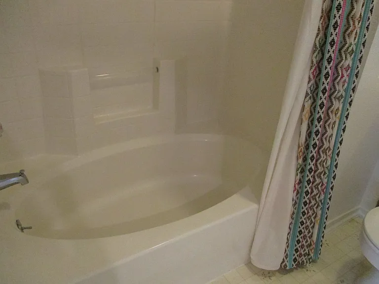 200 Caldecott Ln #113 — Photo 15