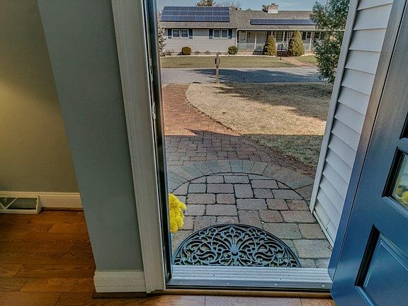 3rd image of 4 Highland Ave