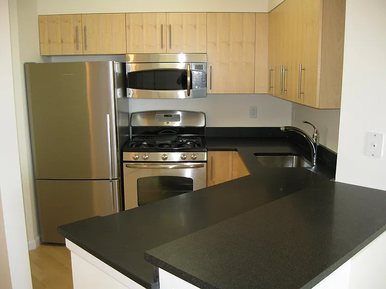25 Forest St #6C — Photo 5