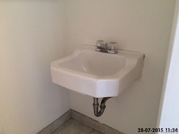 5th image of 28991 Kathryn St