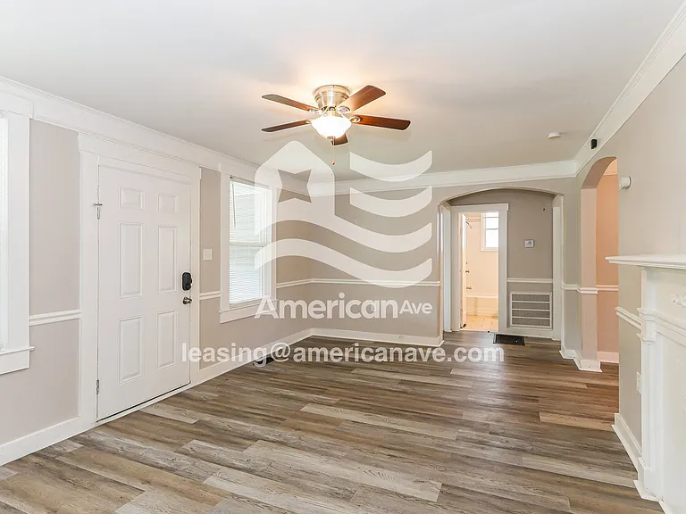 1443744_004_living_room_4.jpg
