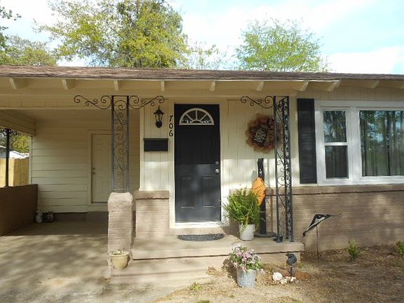 2nd image of 706 Wilcox St