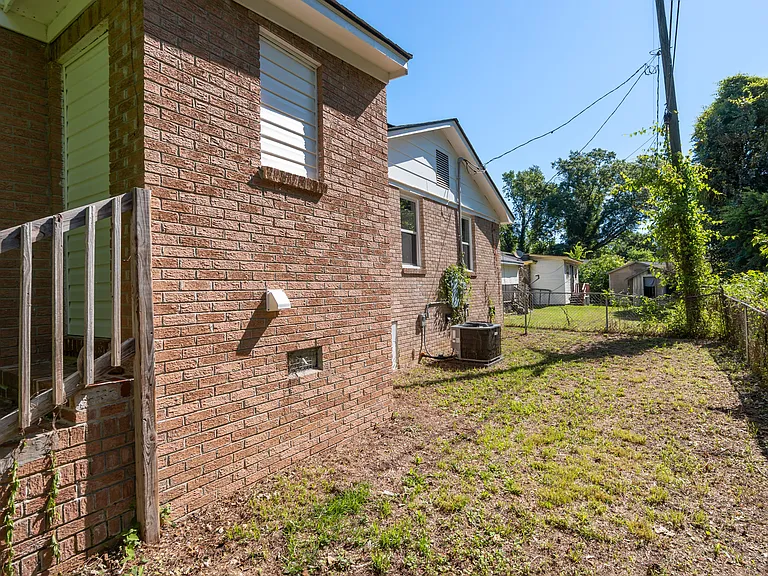 102 Burdock Cir — Photo 23