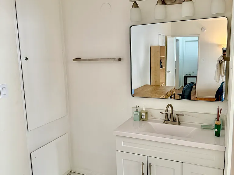 3724 Kelton Ave #3-2 — Photo 8
