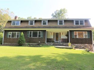 28 Chipmunk Ln, Ridgefield, CT 06877