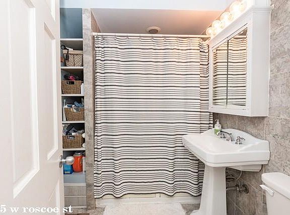 5th image of 1415 W Roscoe St #214