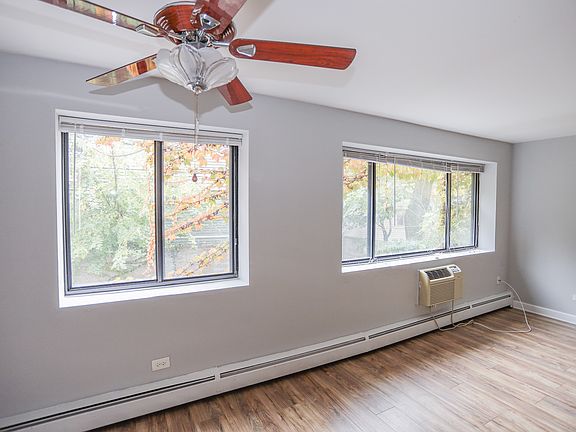 3rd image of 459 W Briar Pl APT 203