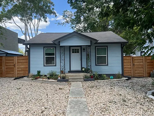 410 Lois St Photo 1 410 Lois St Photo 1