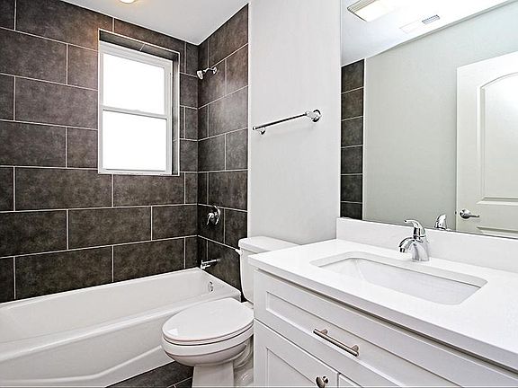 4th image of 2707 N Washtenaw Ave APT 2