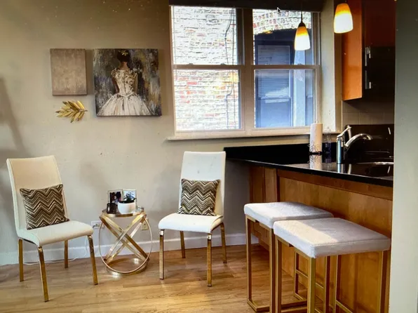 804 W Buckingham Pl #2, Chicago, IL 60657