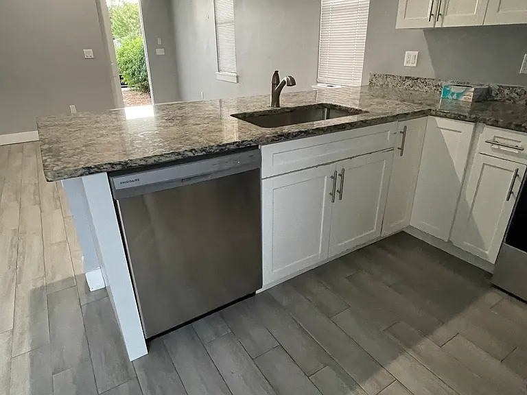 626 Latona Ave — Photo 13