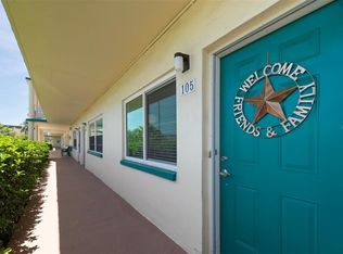 2960 59th St S APT 105, Gulfport, FL 33707
