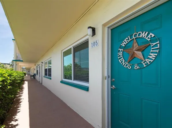 2960 59th St S APT 105, Gulfport, FL 33707